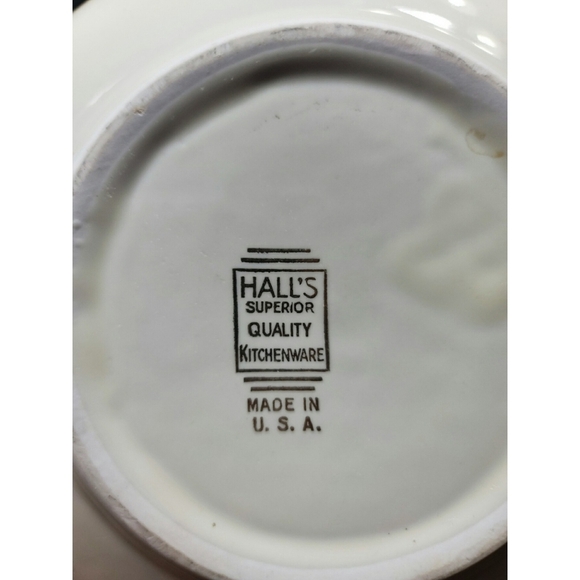 Vintage Hall's Superior Quality Serving Bowl - Picture 9 of 9